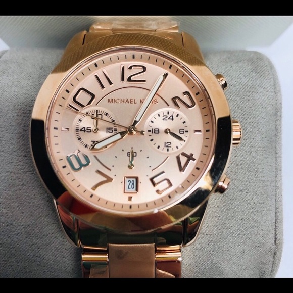 NWT - Michael Kors Rose Gold Watch - Picture 3 of 6